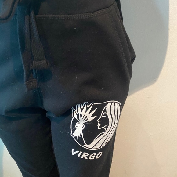 Women Gemini Zodiac Sign Black Hoodie & Pants Set - Picture 4 of 6